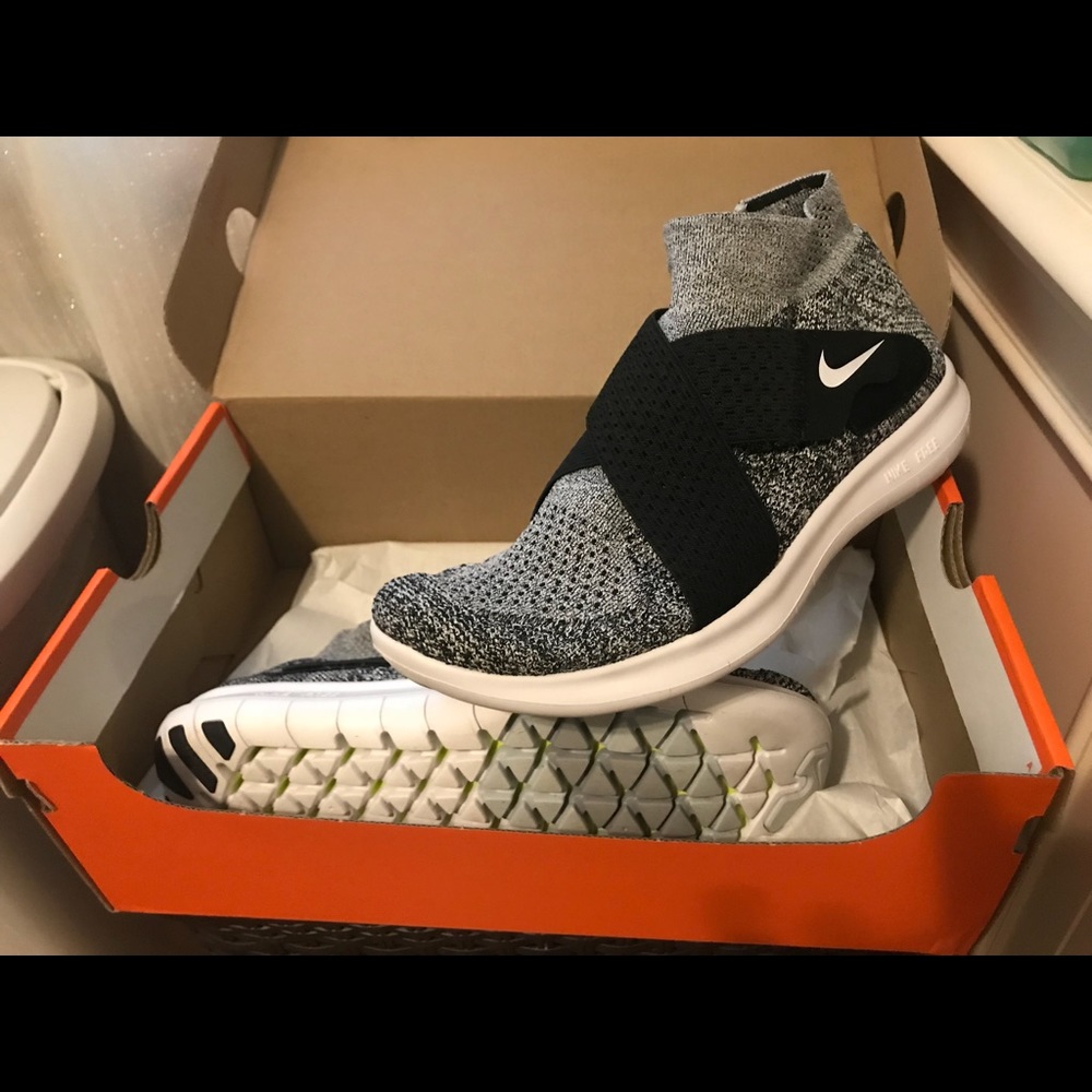 NIKE FREE RN MOTION FLYKNIT 2017
